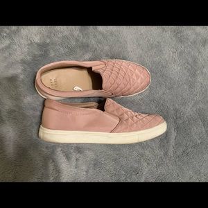Like-New Blush Slip-On Shoes
